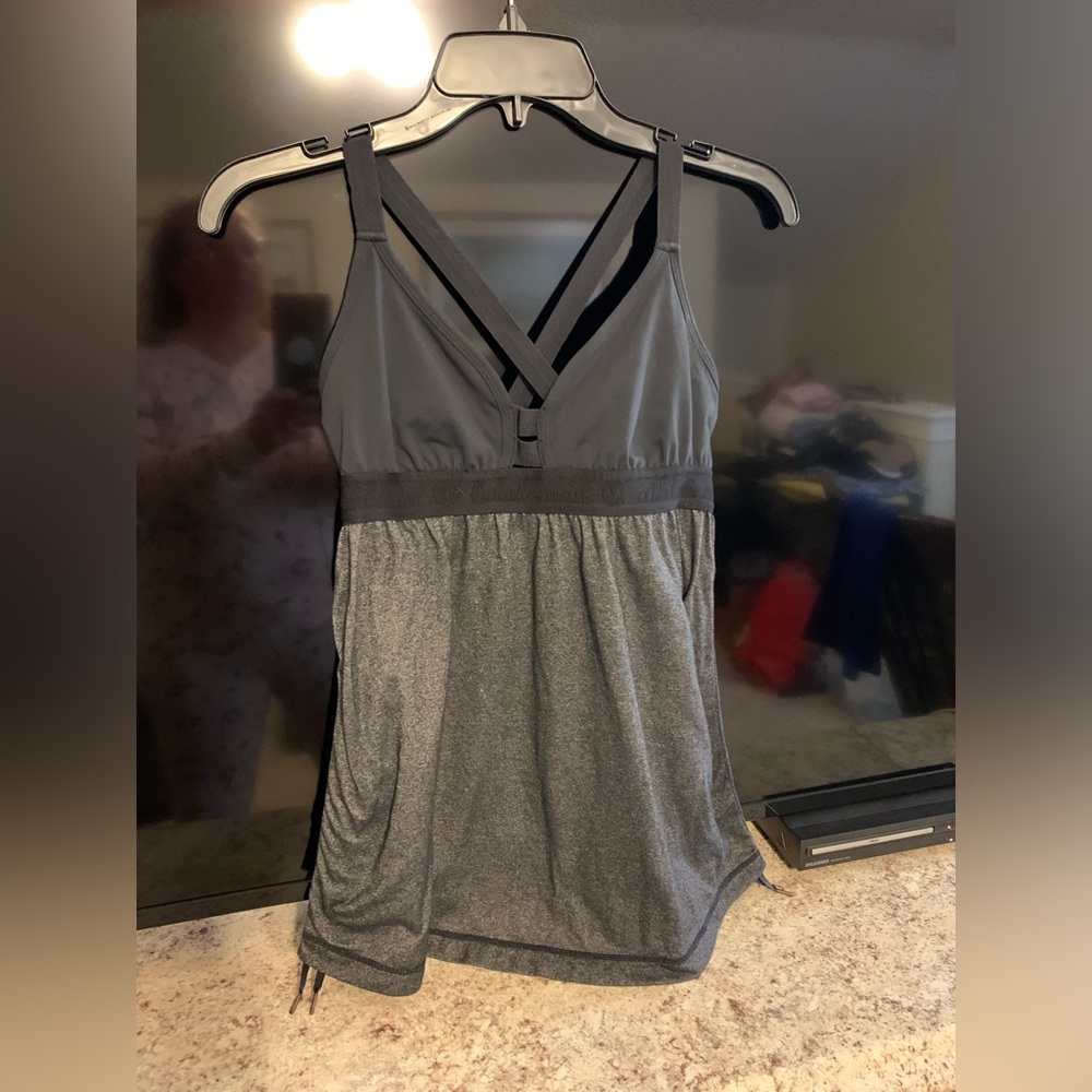 Lululemon Adjustable Pull Cord Sides Activewear Top Crossback Size XS 26” Band